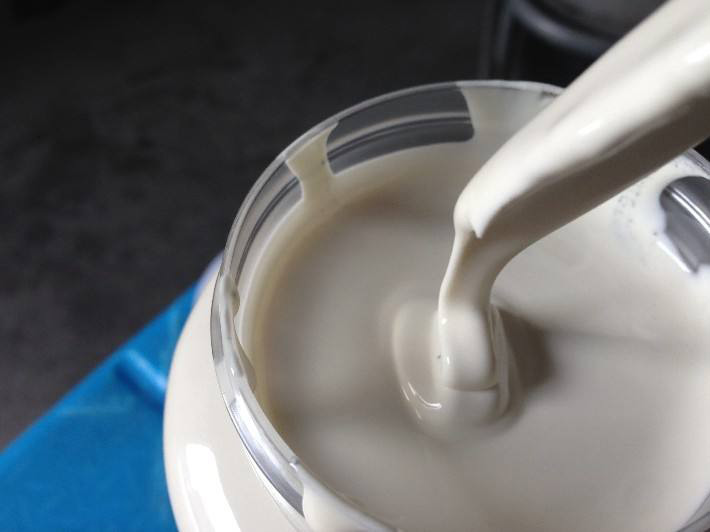 白乳膠消泡劑應(yīng)用場(chǎng)景展示